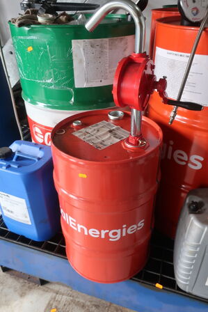 Ca. 10 liter motorolie