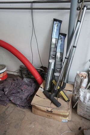 Diverse forbrugsmaterialer, værktøj, biludstyr m.v. 