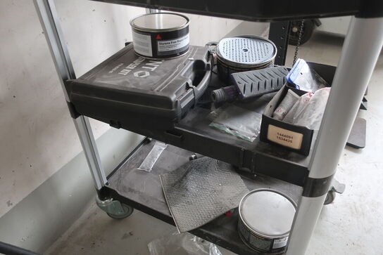 Rullebord med indhold