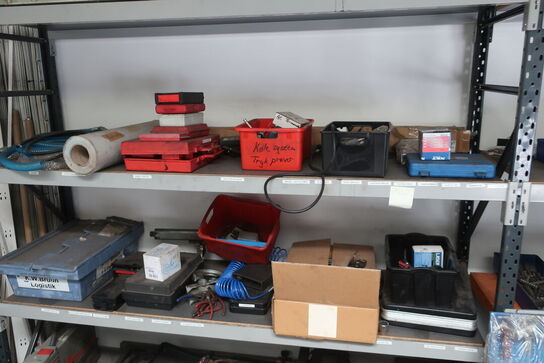 Diverse forbrugsmaterialer, værktøj, biludstyr m.v. 