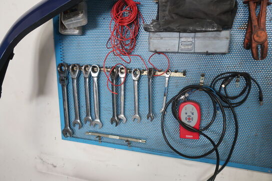 2 stk. tavler med indhold 