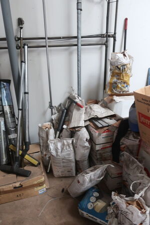 Diverse forbrugsmaterialer, værktøj, biludstyr m.v. 