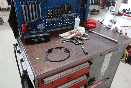 Værkstedsvogn med indhold