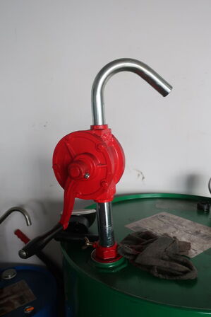 Ca. 40 liter motorolieCASTROL MAG. PROF. 0W20