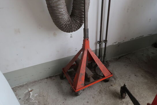 Stativ til udsugningsslange