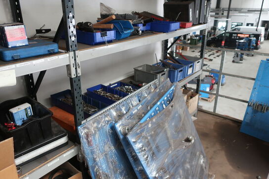 Diverse forbrugsmaterialer, værktøj, biludstyr m.v. 