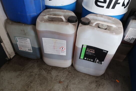 Ca. 15 liter motorolie ELF EVOL. FULLTECH FE 5W30