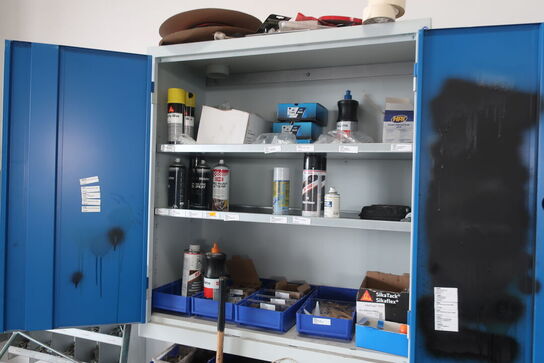 Værkstedsvogn samt skab med indhold 