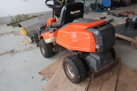 Havetraktor HUSQVARNA R216 AWD