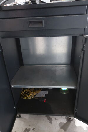 Værktøjsvogn med indhold