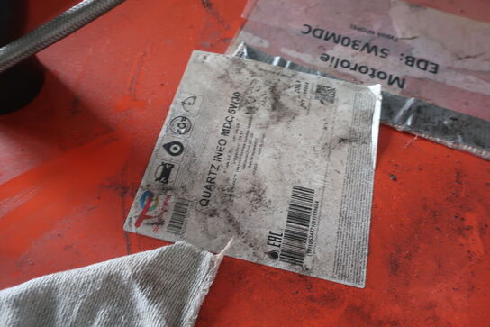 Ca. 70 liter motorolie QUARTZ INEO MDC 5W30