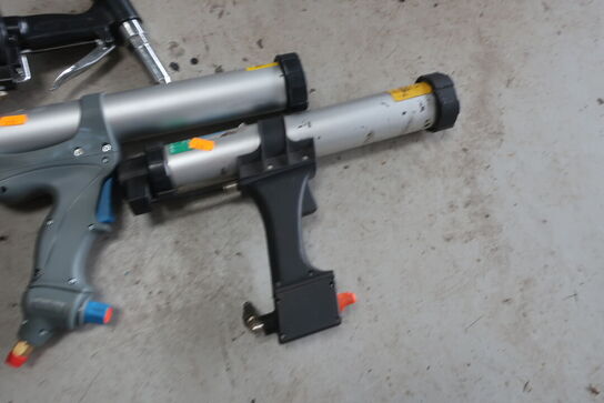 2 stk. fugepistoler samt popnitteværktøj 