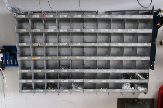 Sortimentsreol med indhold