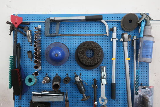 Værktøjstavle med indhold