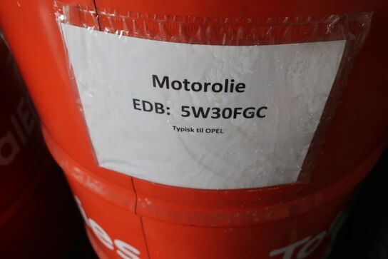 Ca. 80 liter motorolie QUARTZ 9000FUT.FGC 5W30