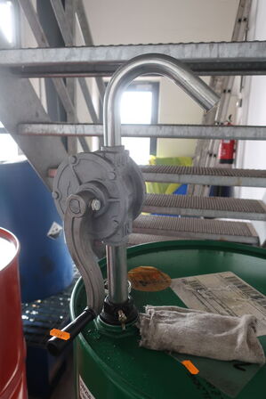 Ca. 10 liter motorolieCASTROL MAG. PROF. 5W20