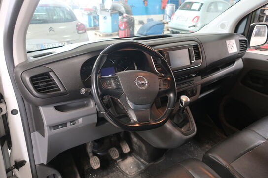 Varebil OPEN Vivaro 1.5 D 120 hk