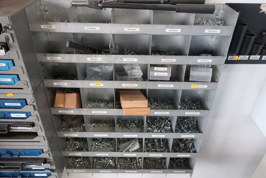 2 stk. sortimentsreoler med indhold 