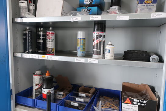 Værkstedsvogn samt skab med indhold 