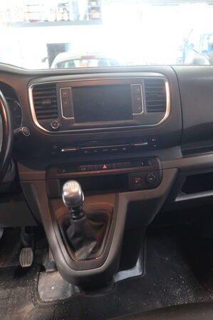 Varebil OPEN Vivaro 1.5 D 120 hk