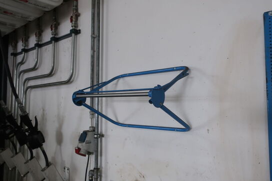 Arbejdsbord samt værktøjstavle 