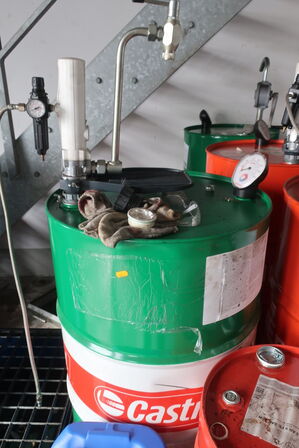 Ca. 10 liter motorolie