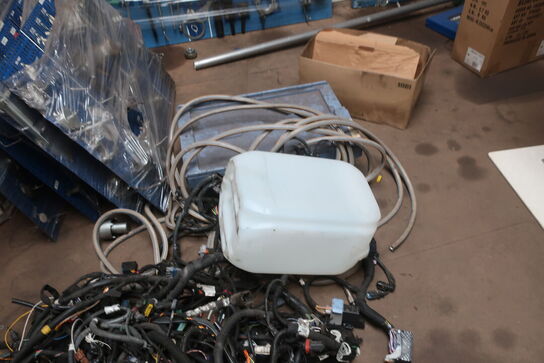 Diverse forbrugsmaterialer, værktøj, biludstyr m.v. 