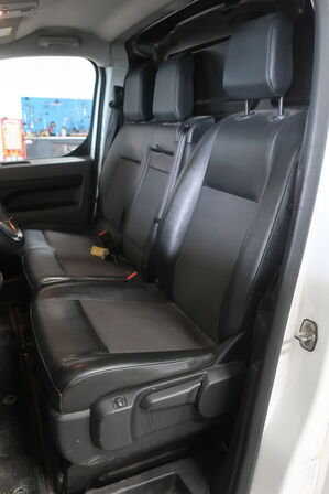 Varebil OPEN Vivaro 1.5 D 120 hk