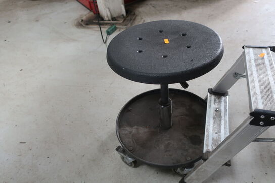 Skammel samt trappestige 