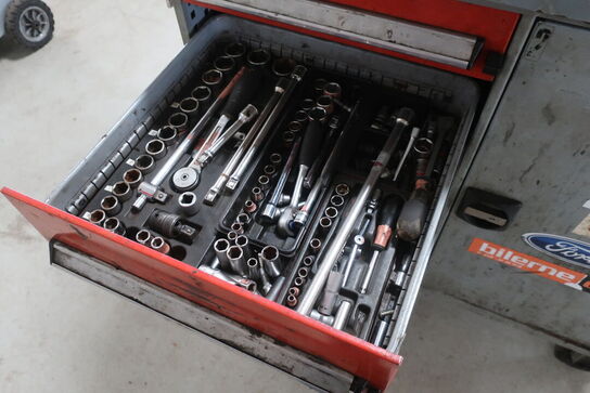 Værkstedsvogn med indhold