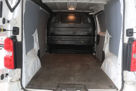 Varebil OPEN Vivaro 1.5 D 120 hk