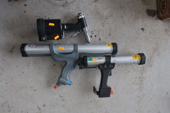 2 stk. fugepistoler samt popnitteværktøj 