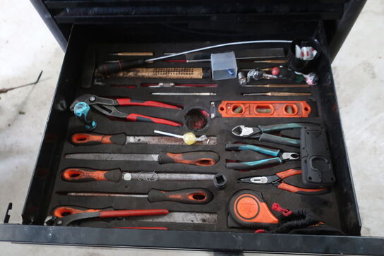 Værktøjsvogn med indhold