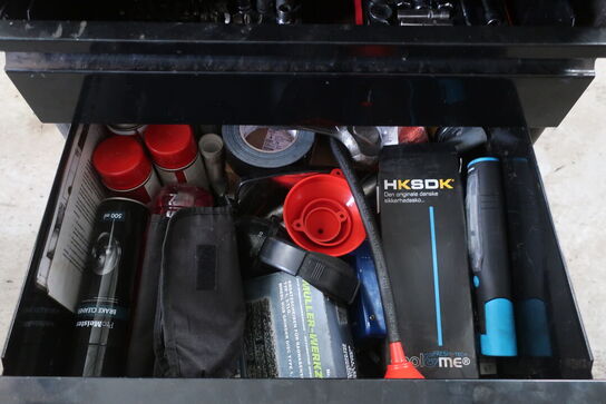 Værktøjsvogn med indhold