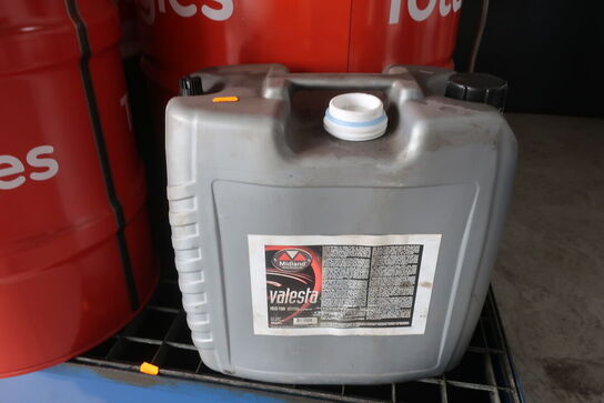 Ca. 10 liter motorolie