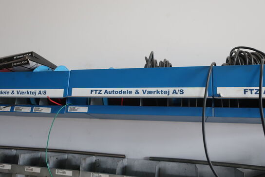 Sortimentsreol med indhold