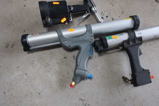 2 stk. fugepistoler samt popnitteværktøj 