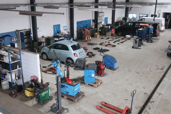 Automobilhuset Randers A/S Del 1 *Varebiler - Afbalanceringsapparat - Svejsere - M.V.*