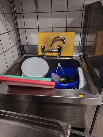 Vaskebord med armatur
