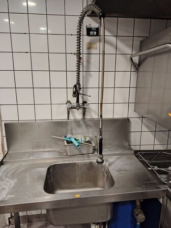 Vaskemaskine med grovvask og sidebord