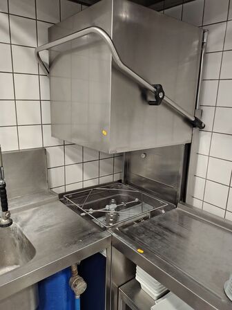 Vaskemaskine med grovvask og sidebord