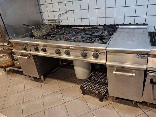 Gaskomfur 6 blus , frituresteger og sidebord. Samlet salg ELECTROLUX