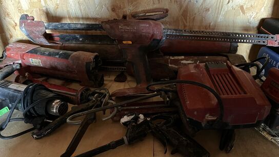 2 Stk. Klæbedispenser HILTI + Batterisæt, Varmepistol  m.m