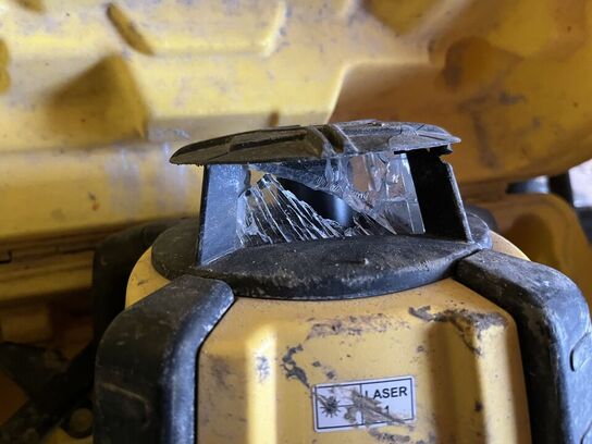 Rotationslaser LEICA RUGBY 610 BEM. DEFEKT GLAS