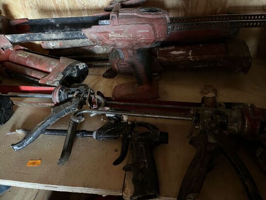2 Stk. Klæbedispenser HILTI + Batterisæt, Varmepistol  m.m