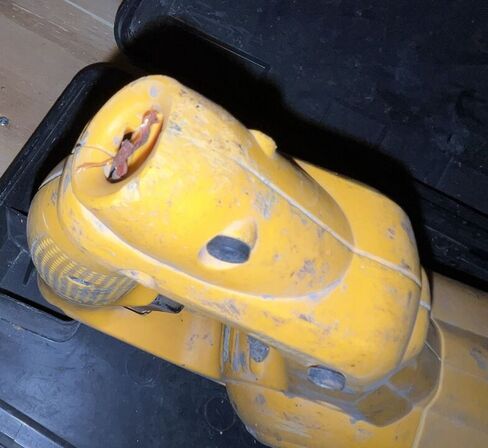 2 x Vinkelsliber ,  2 x Borehammer, 2 x Bajonetsav DEWALT 