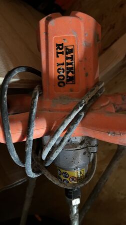 3 Stk. Blandemaskiner ATIKA RL 1000  + Murebalje med Mureredskaber