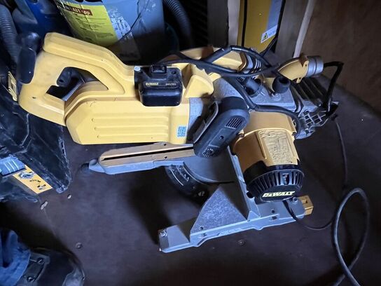 Kapsav DEWALT DWS778 + Savklinger