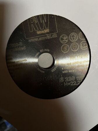 Indhold 4 Hylderum - Savklinger, Målebånd, Strips , Svejseelektroder m.m.