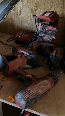 3 Stk. Boremaskiner HILTI +  7 Batterier + 2 Opladere